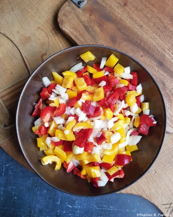 Dés de poivrons et d'oignon