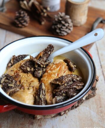 Suprêmes de volaille à la crème et aux morilles