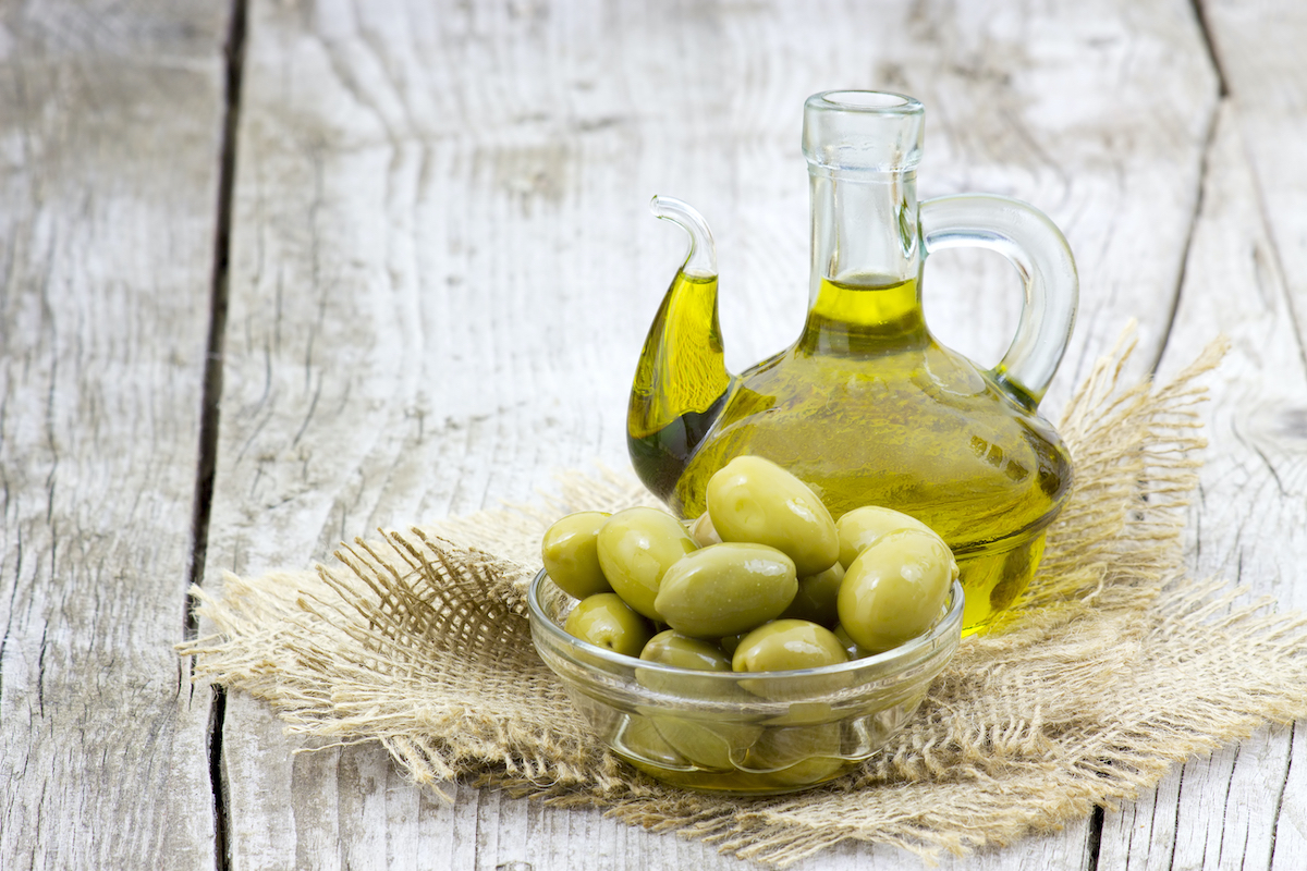 Huile d'olive © Mira Drozdowski Shutterstock