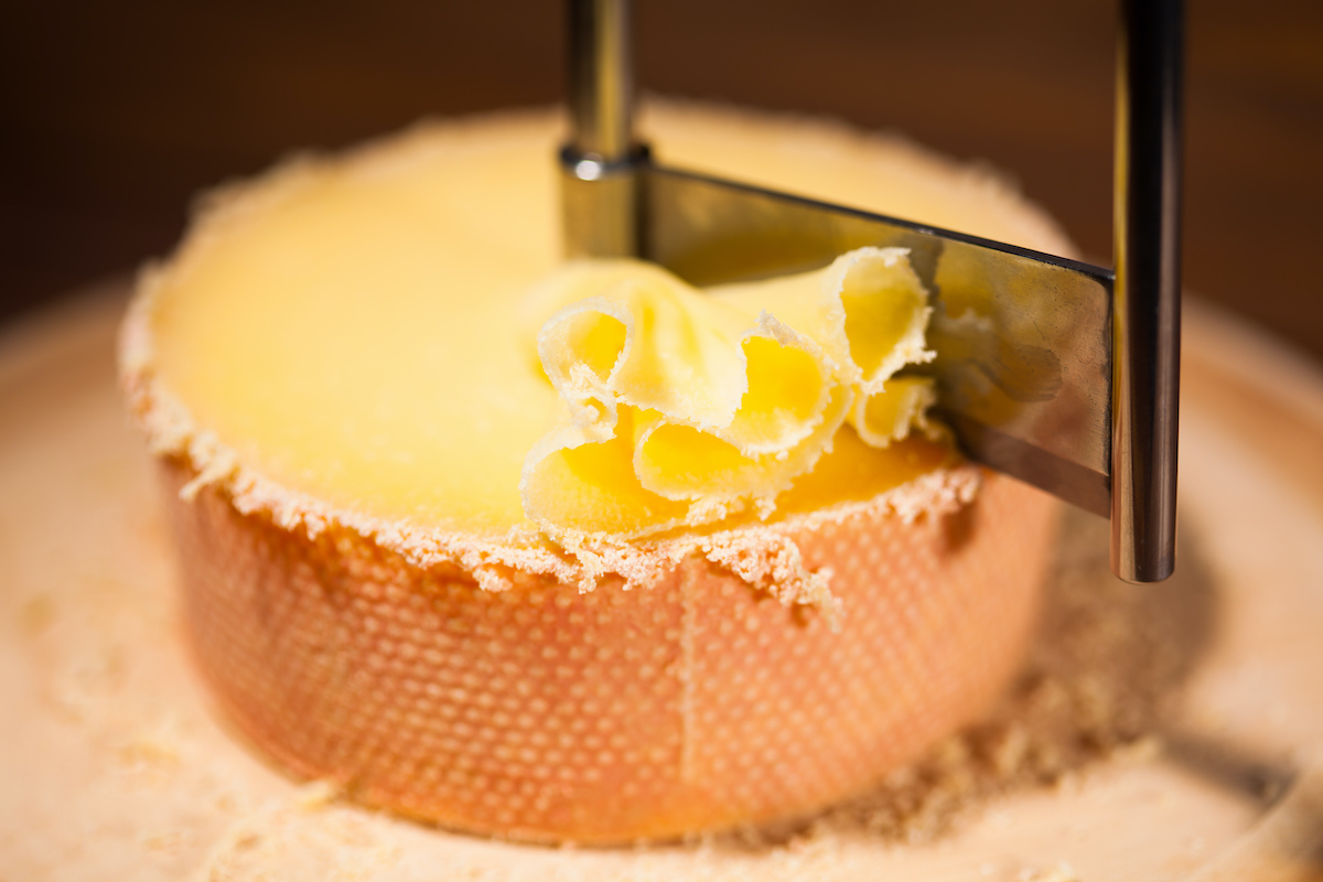 Tête de moine : tout savoir sur ce fromage