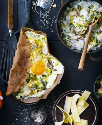 Galettes Bretonnes à la fondue de poireaux et au fromage © J. Mechali/A.Chardon/Cniel