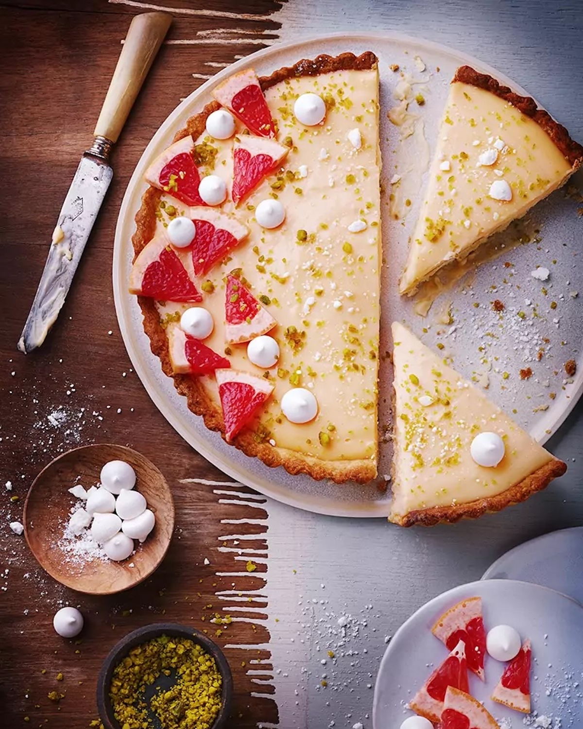Tarte à l'amande et au pomelo ©Julie Michali pour Interfel