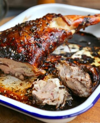 Gigot d'agneau cuite découpée