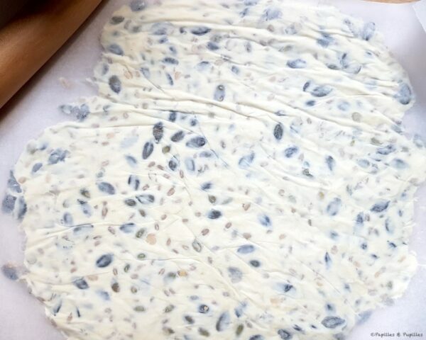 3 - On étale entre les 2 feuilles