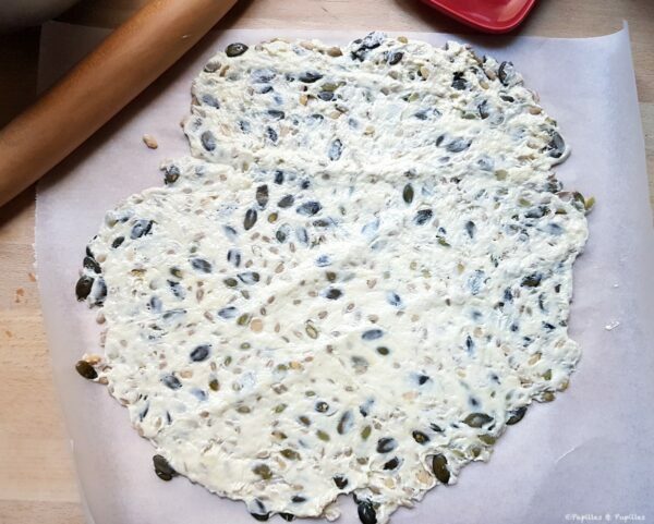 4 - On enlève le papier du dessus