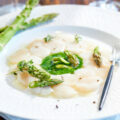 Carpaccio de St Jacques, asperges et jus de roquette ©Bertrand Duquenne