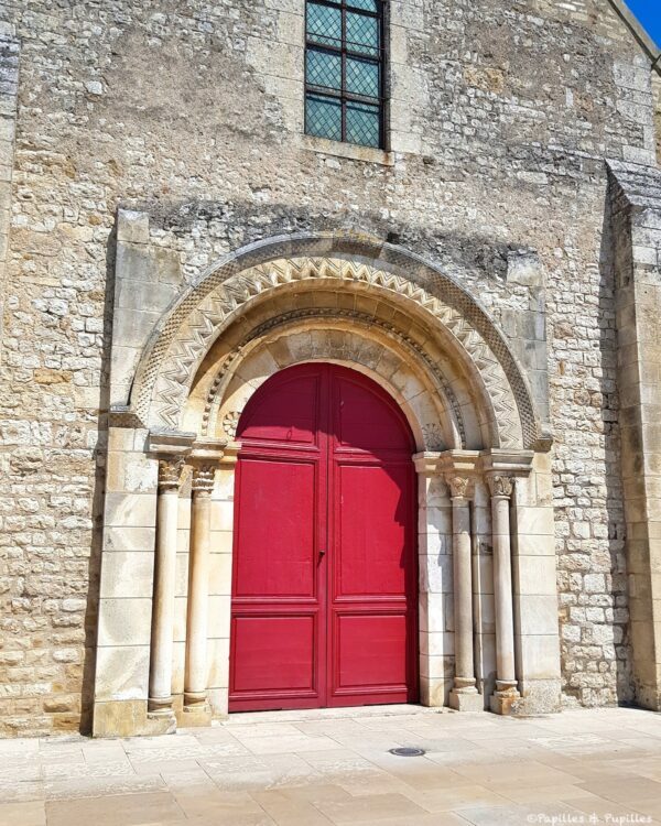 Le portail de l'église