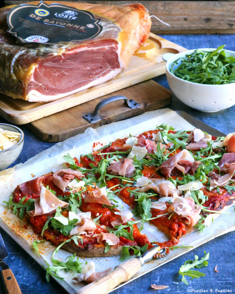 Pizza basque au jambon de Bayonne