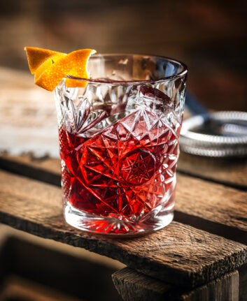 Cocktail Negroni © Marian Weyo shutterstock