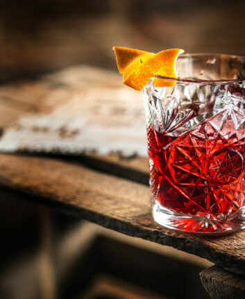 Cocktail Negroni © Marian Weyo shutterstock