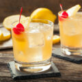 Cocktail Whiskey Sour © Brent Hofacker shutterstock