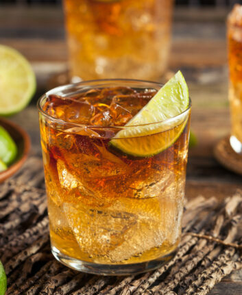 Dark ’n’ Stormy © Brent Hofacker shutterstock
