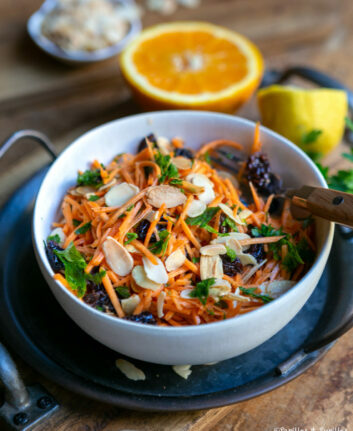 Salade de carottes râpées aux saveurs orientales