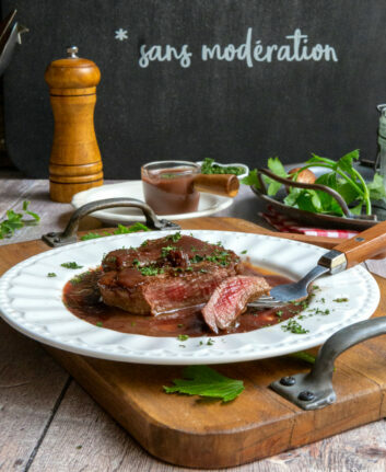 Pavés de boeuf façon tournedos, sauce échalote
