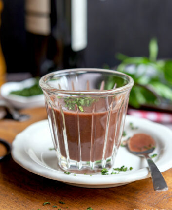 Sauce au vin rouge et échalotes