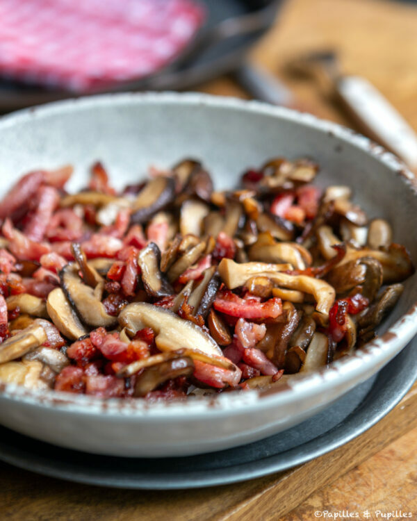 Mélange champignons lardons cuits
