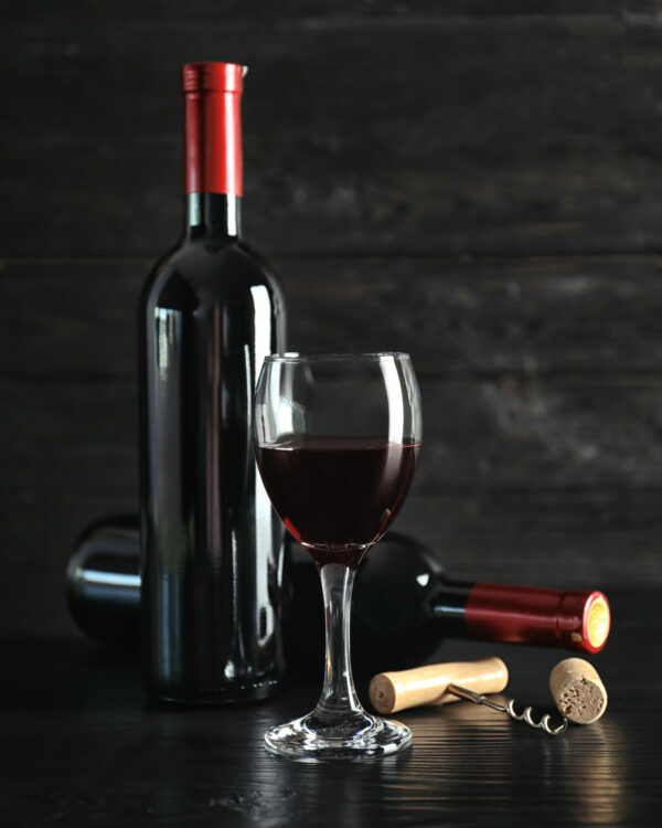 Bouteille de Bordeaux © New Africa shutterstock