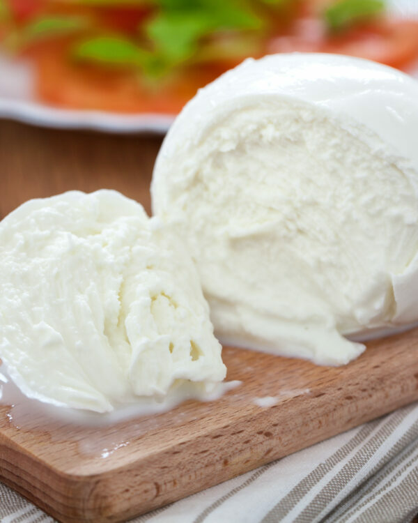 Mozzarella © svariophoto shutterstock