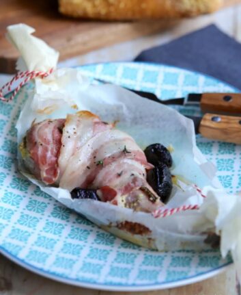 Gigolette de lapin à la moutarde et lard fumé, en papillote