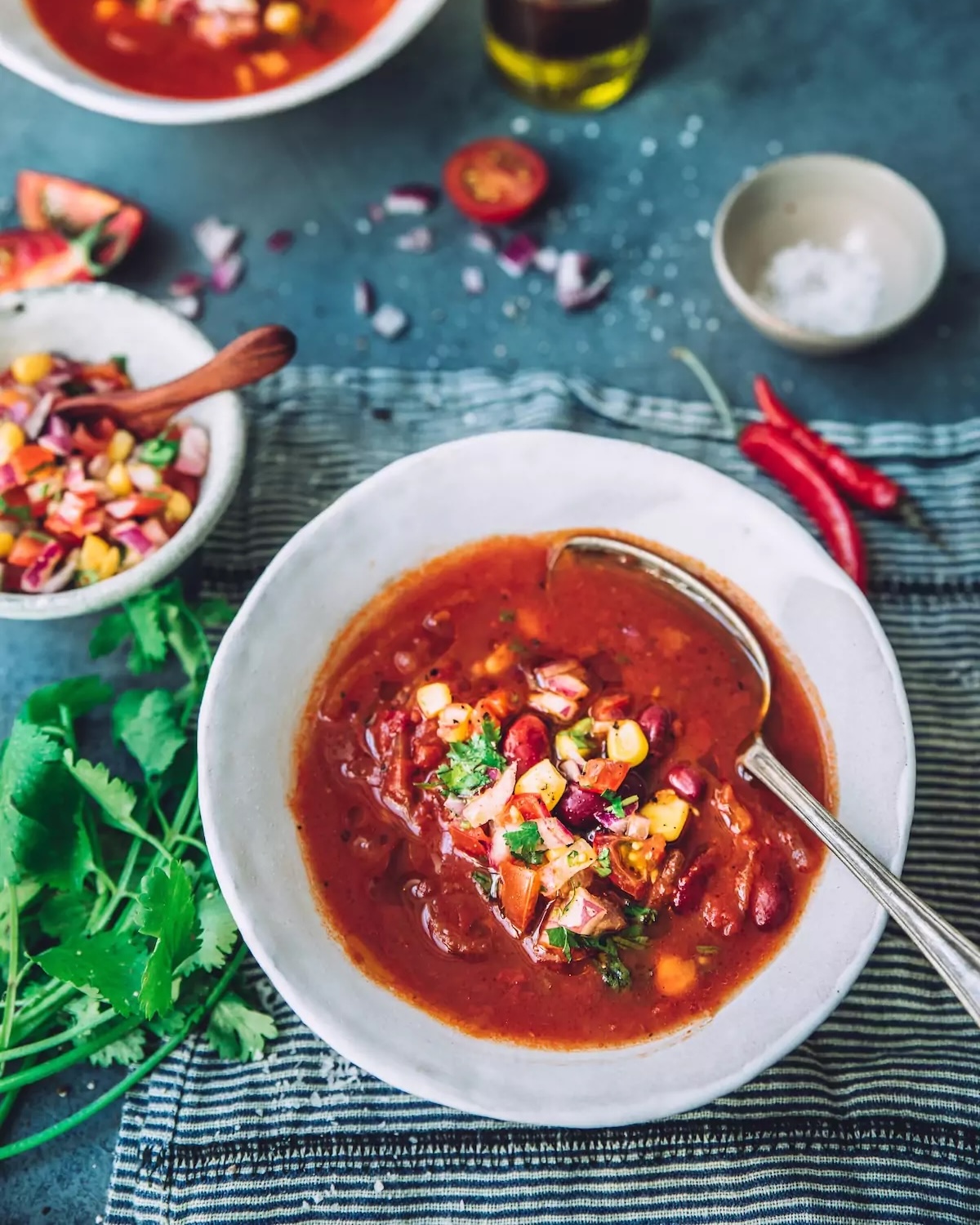 Soupe de tomates pimentée, salsa à la mexicaine