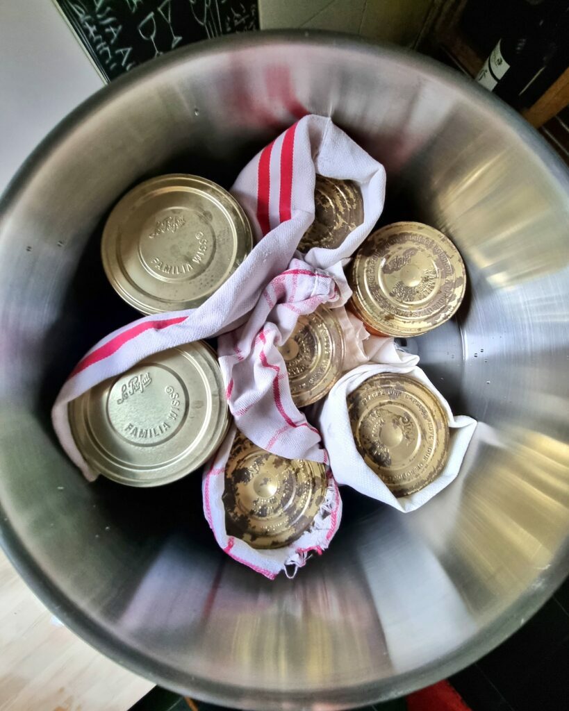 Tous les bocaux sont calés