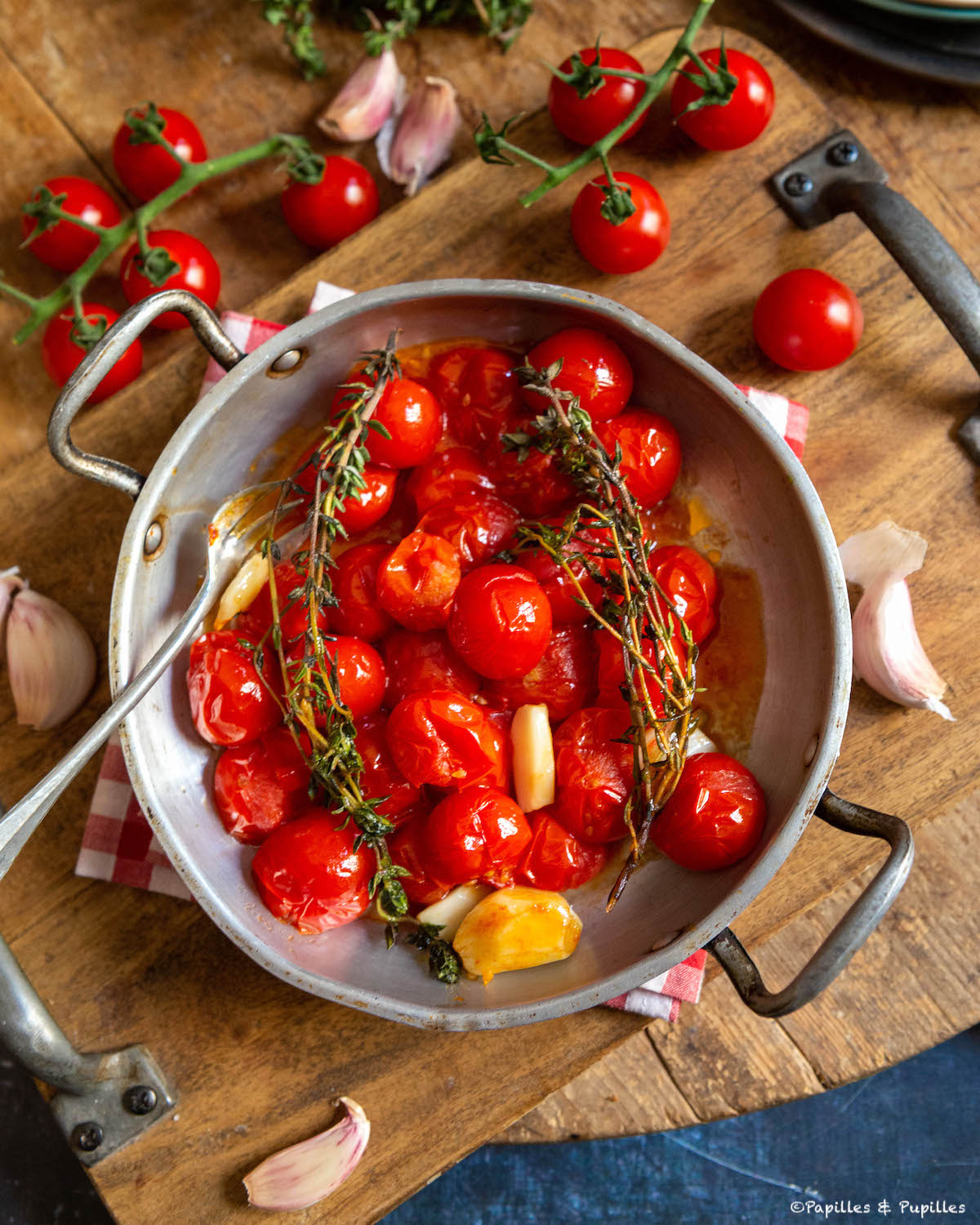 Tomates cerises rôties à l'ail et au thym