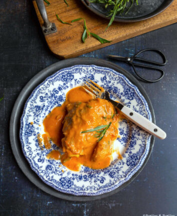 Poulet à l'estragon, tomates et vin blanc