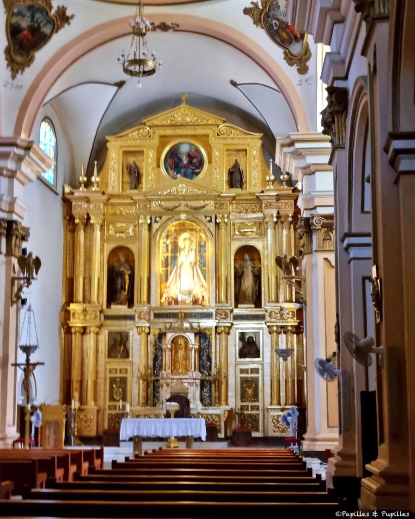 Intérieur de l'église