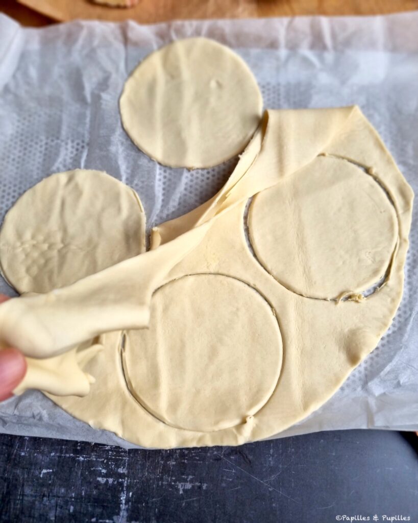 Enlevez l'excédent de pâtes