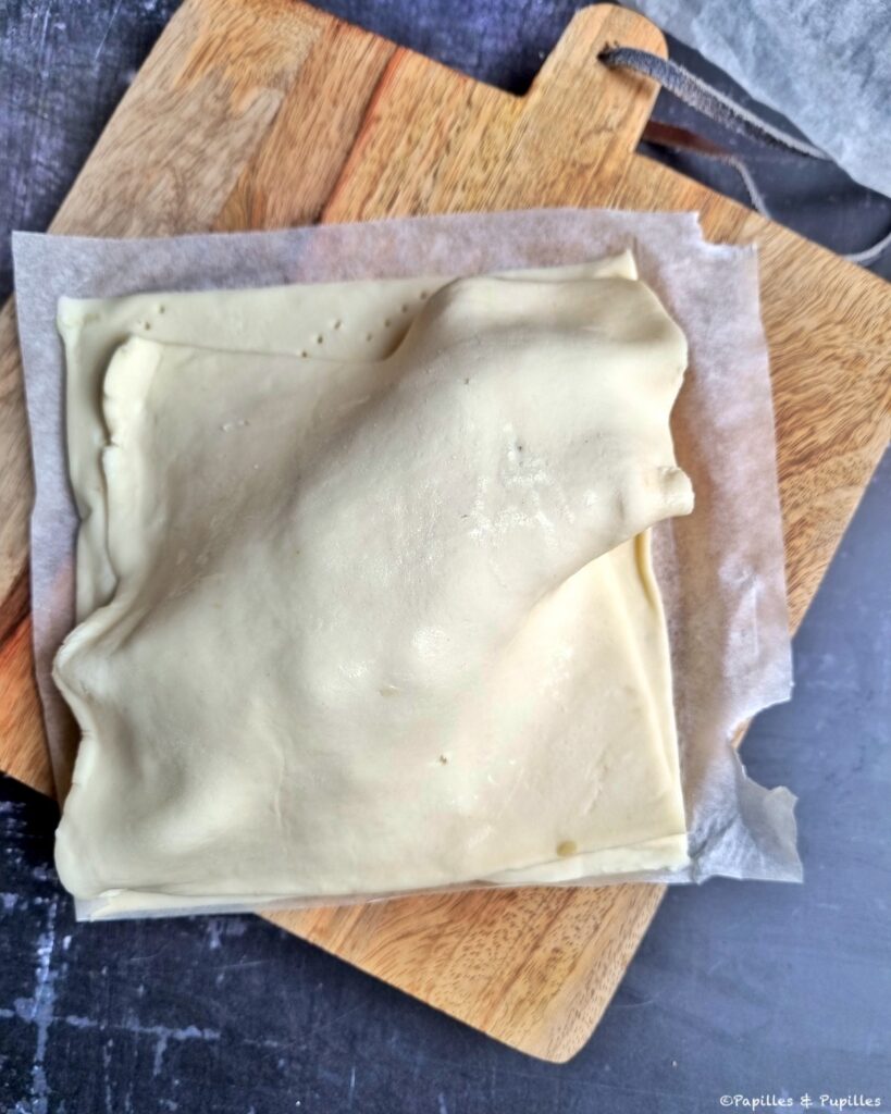 Recouvrez avec une autre carré