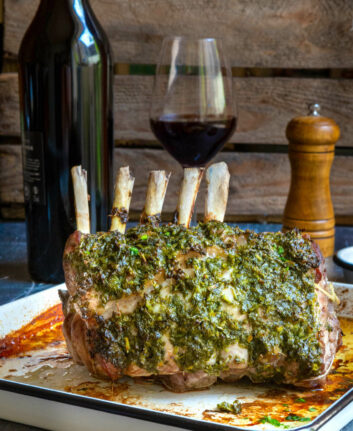 Carré d'agneau du Poitou-Charente IGP aux herbes ©Anne Lataillade