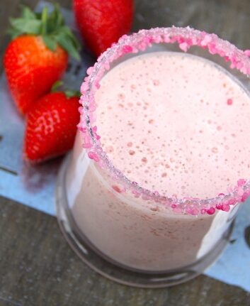 Milkshake aux fraises © Nina Myrheim Pixabay