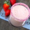 Milkshake aux fraises © Nina Myrheim Pixabay