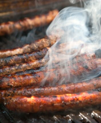 Merguez au BBQ © jacqueline macou de Pixabay