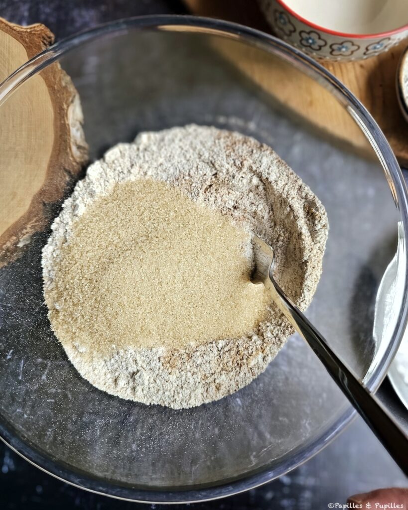 Ajoutez le sucre roux