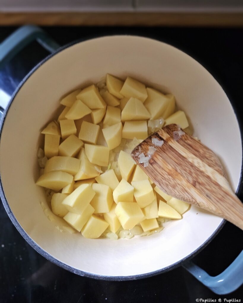 Ajoutez les pommes de terre
