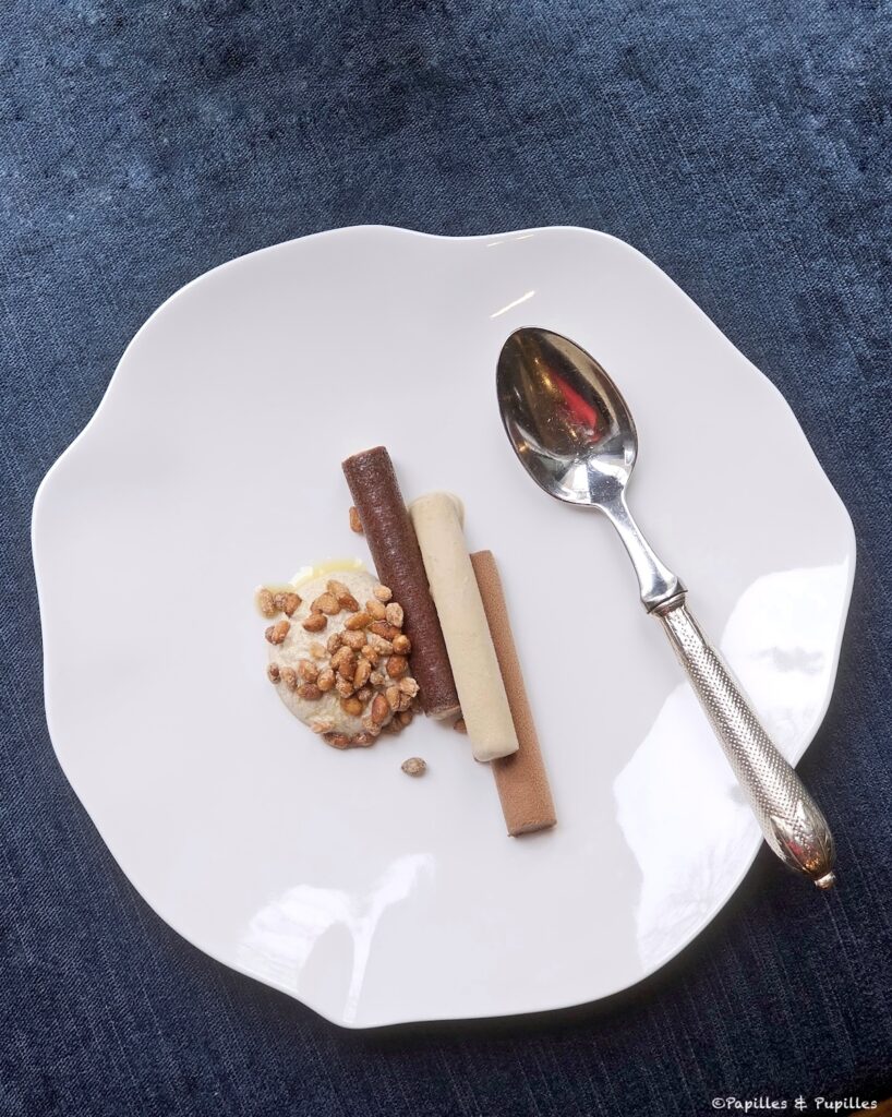 Chocolat noir, café, pignon de pin, vanille et huile d'olive