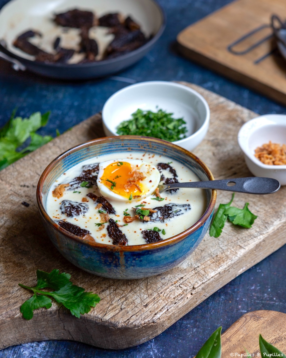 Crémeux au Parmesan, morilles et oeufs mollets