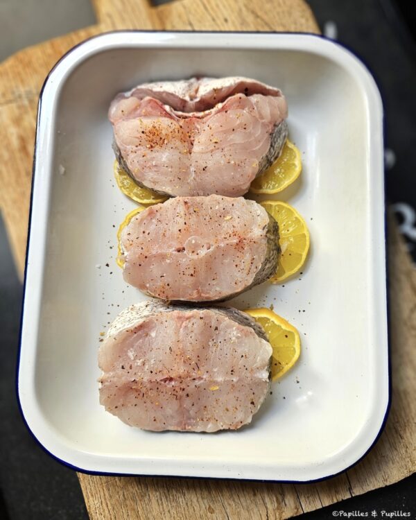 Ajoutez les darnes et assaisonnez