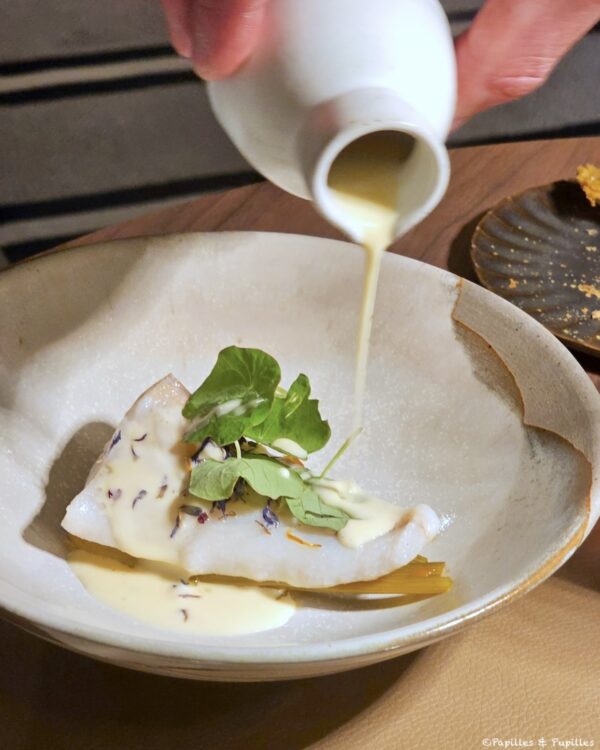 Lieu jaune à la vapeur de cardamome