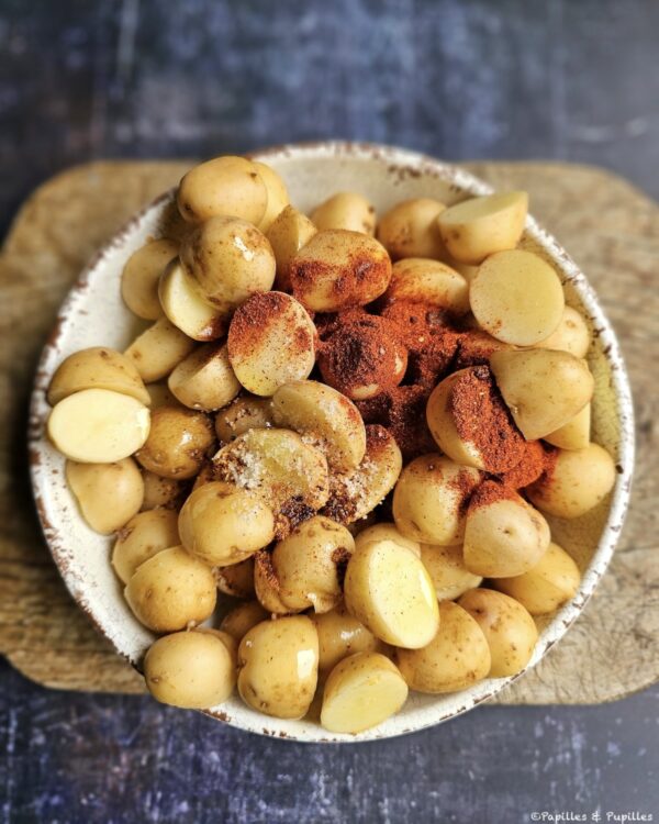 Ajoutez le paprika, le sel, l'huile d'olive