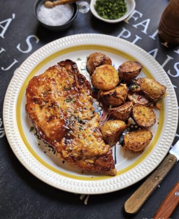 Côtes de porc et pommes de terre, sauce BBQ, à l'Easy Fry