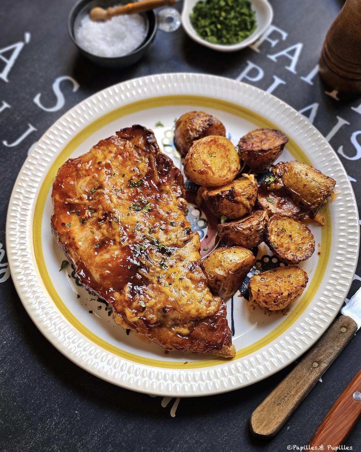 Côtes de porc et pommes de terre, sauce BBQ, à l'Easy Fry