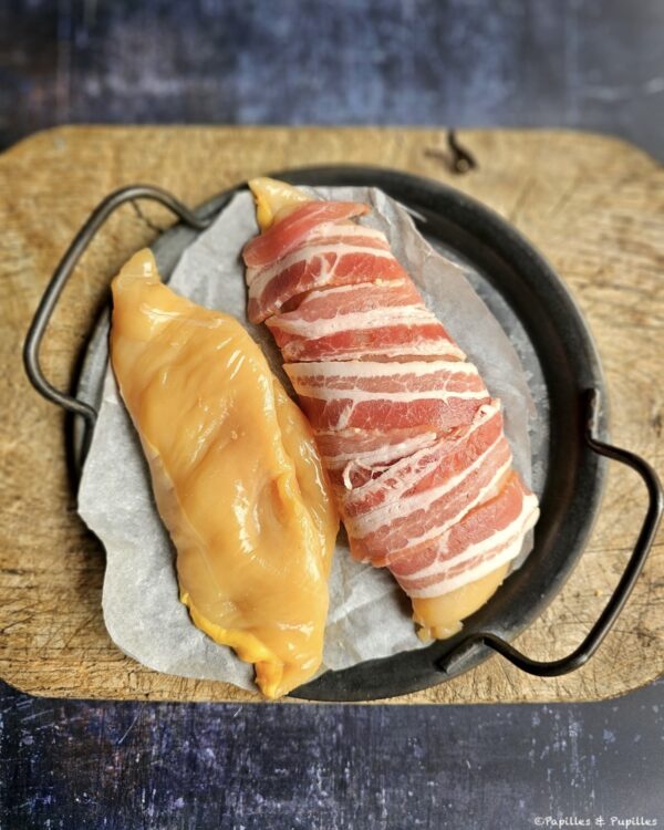 Enveloppez les escalopes de lard