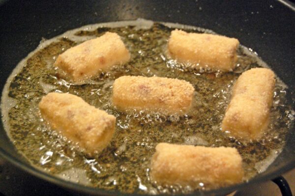 Faites frire les croquettes
