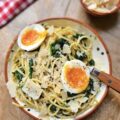 Pâtes aux épinards, oeufs mollets et Parmesan