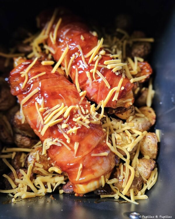 Saupoudrez de cheddar râpé