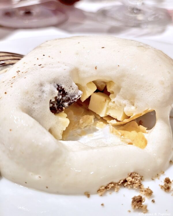 Tartelette aux pruneaux, noix et cranberries, crémeux de tome de RIlhac