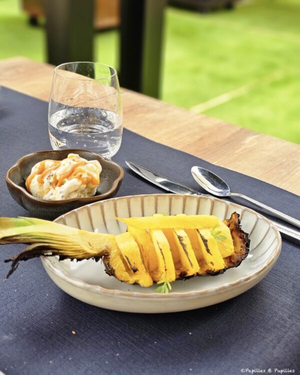 Ananas rôti au brasero, glace vanille, caramel et noix de pécan (10€)