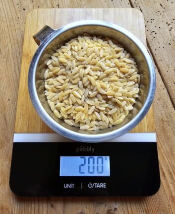 Combien pèse une tasse d'orzo